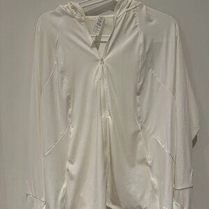 NWOT - Beneunder 蕉下 UV Protection Cape Hoodie – Full Hand Coverage, Lightweight